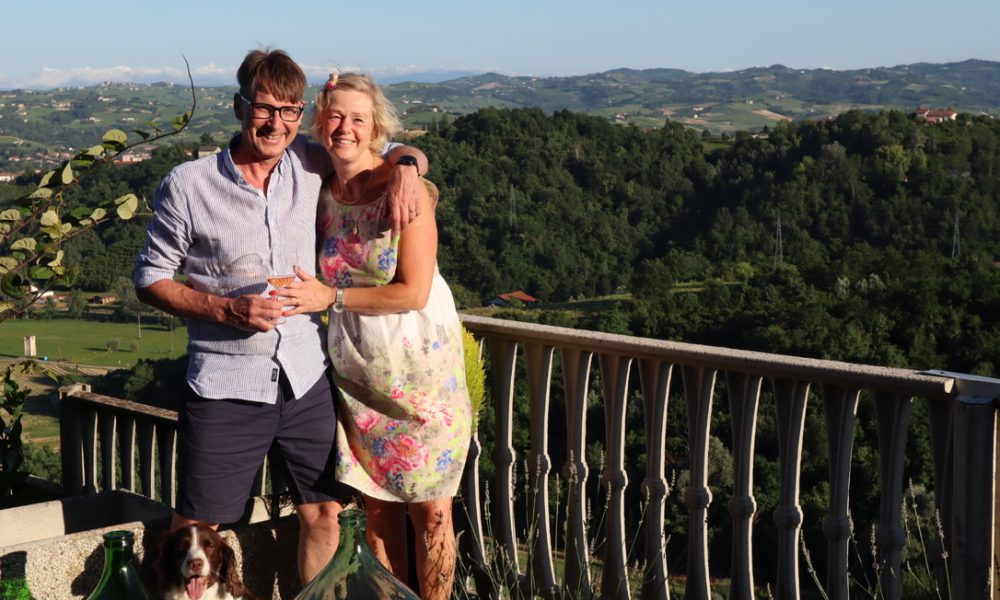 adamsselected-johnny-adam-gunilla-om-oss